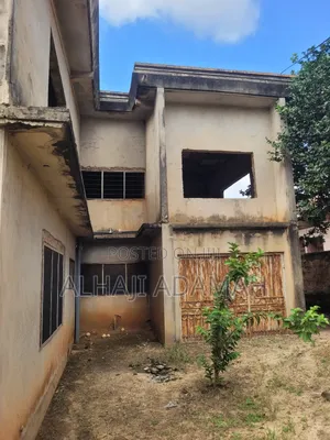 9bdrm House in Diamond City Estate, Atwima Kwanwoma for sale