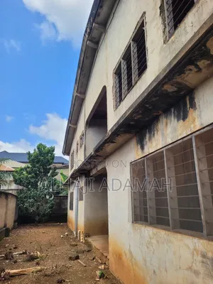9bdrm House in Diamond City Estate, Atwima Kwanwoma for sale