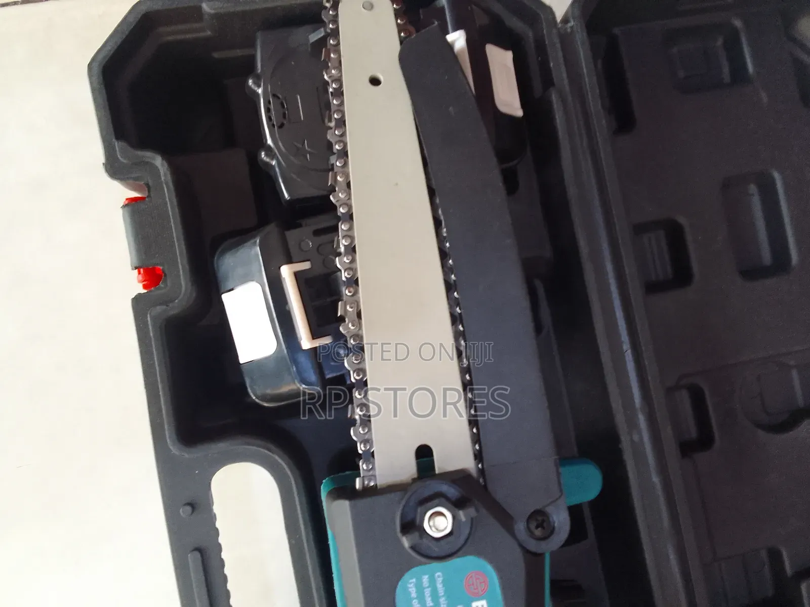 Basoh Chainsaw 8" With Two Batteries and Charger