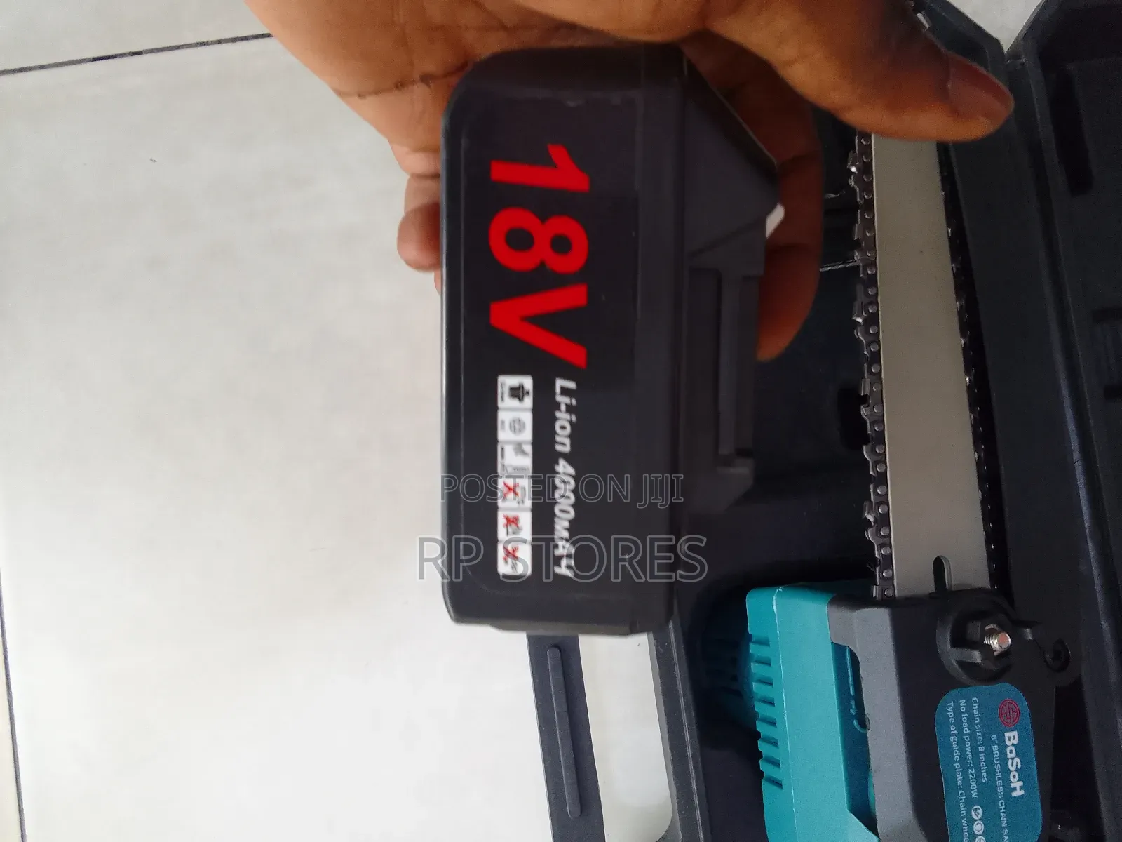 Basoh Chainsaw 8" With Two Batteries and Charger
