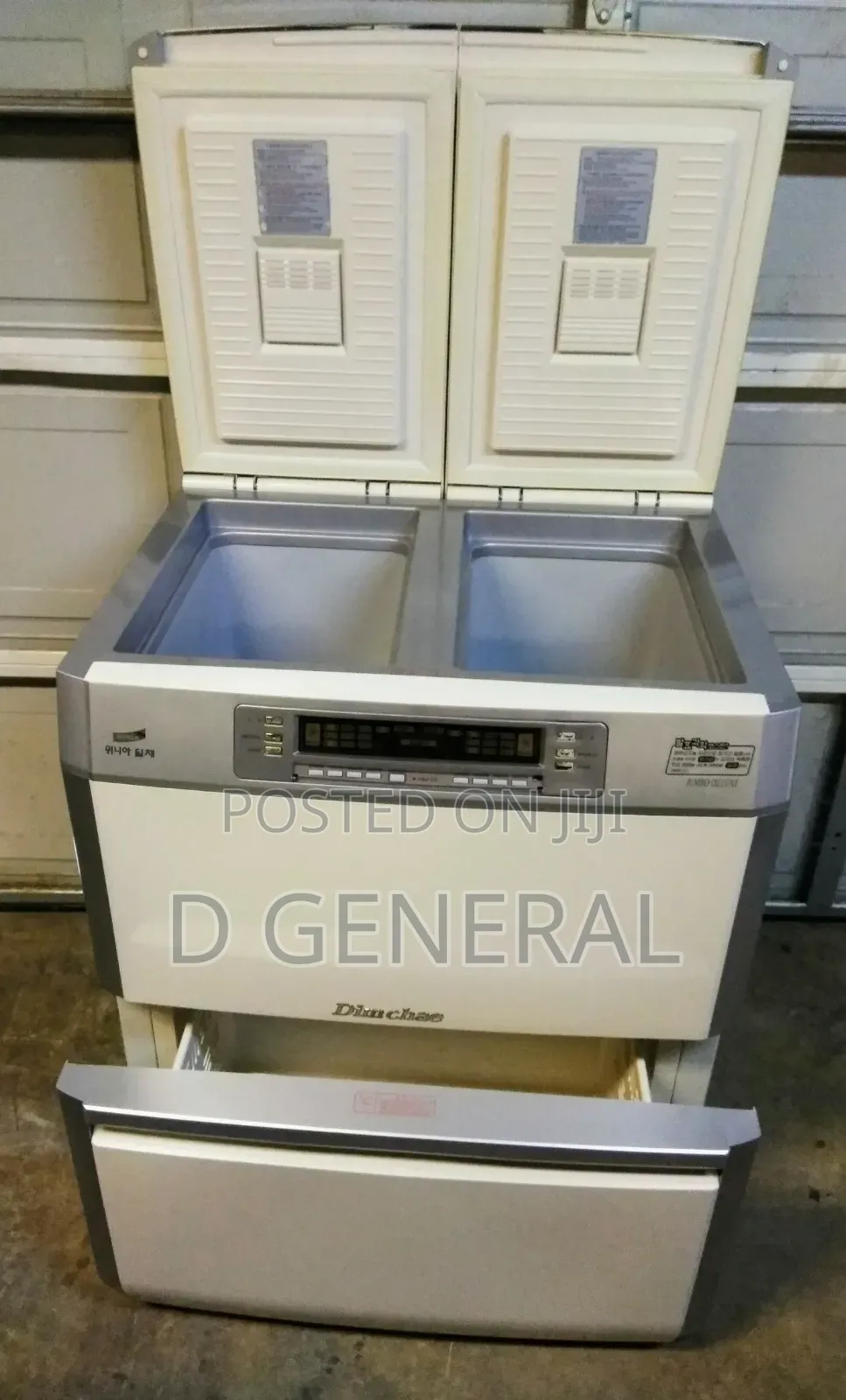 Kimchi Refrigerator (Winia Dimchae)