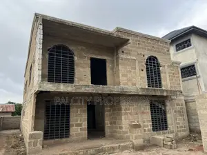 5bdrm House in Ejisu Krapa for sale