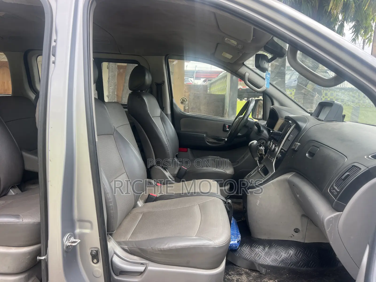 Hyundai Starex 2012 Silver