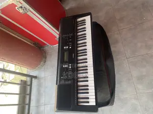 Yamaha PSR E363