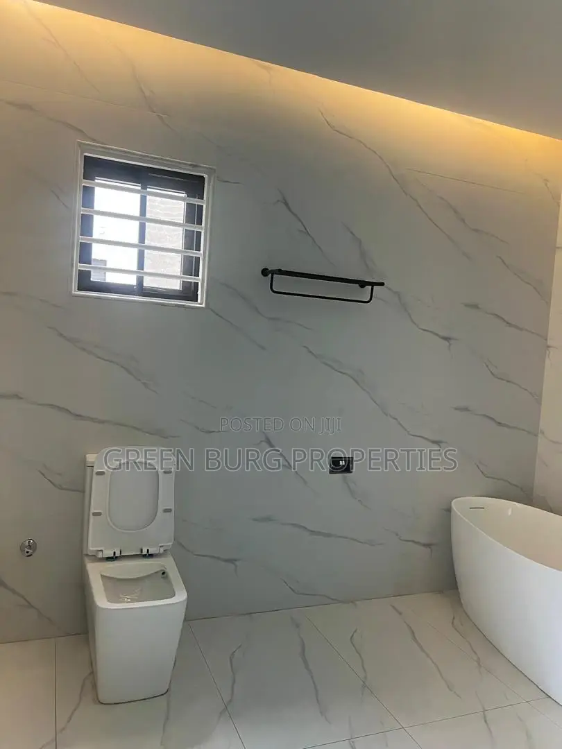 4bdrm House in Green, East Legon for sale