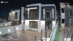 4bdrm House in Green, East Legon for sale