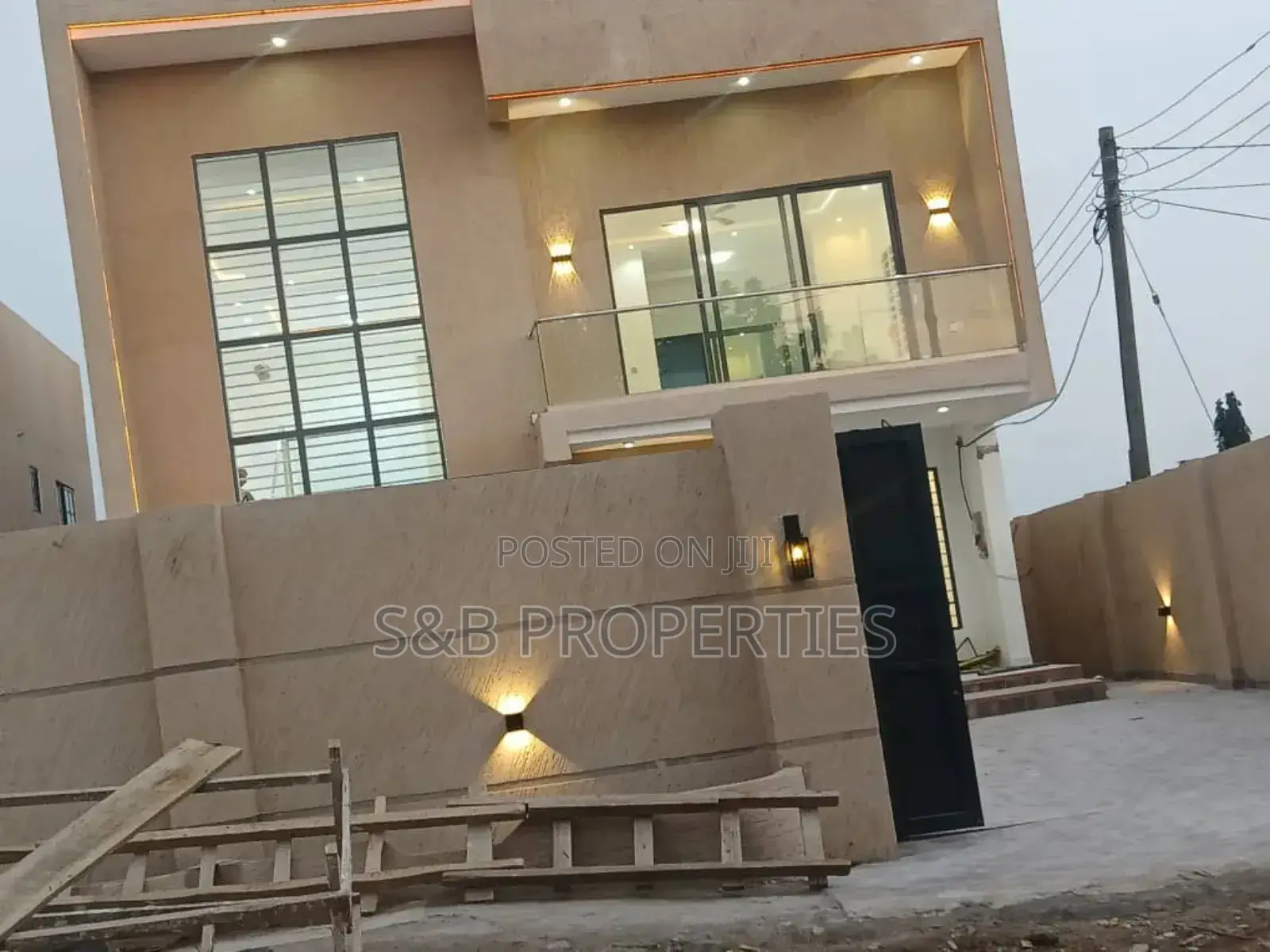 4bdrm House in Ashomang Estate for sale