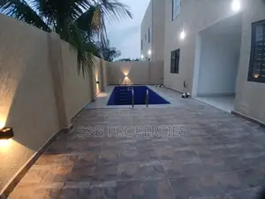 4bdrm House in Ashomang Estate for sale