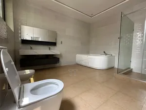 5bdrm House in Teshie Grada Estate for rent