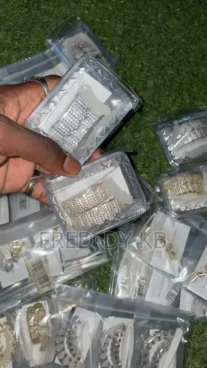Fancy Teeth Grillz