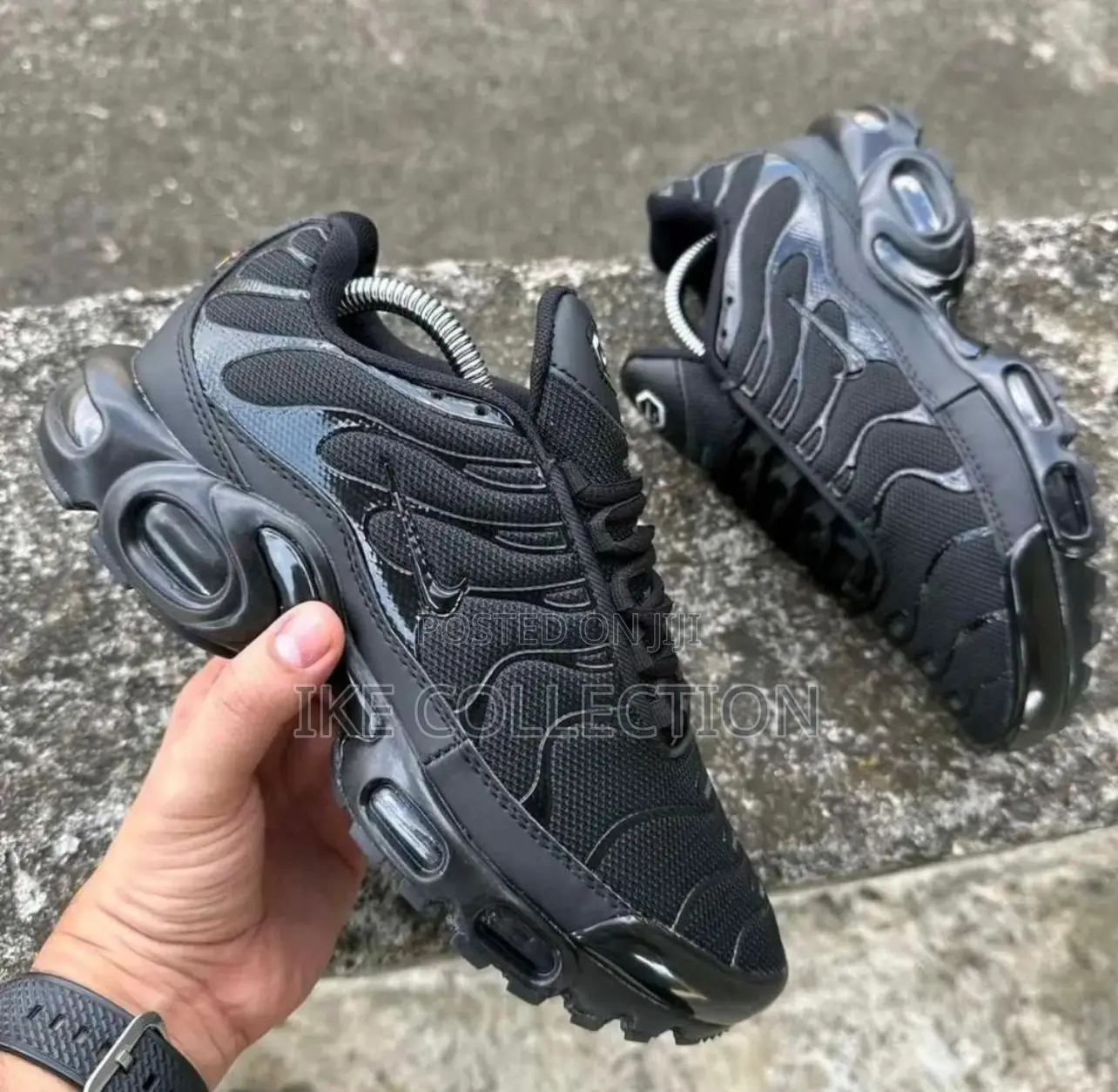Solid Nike Tn Available