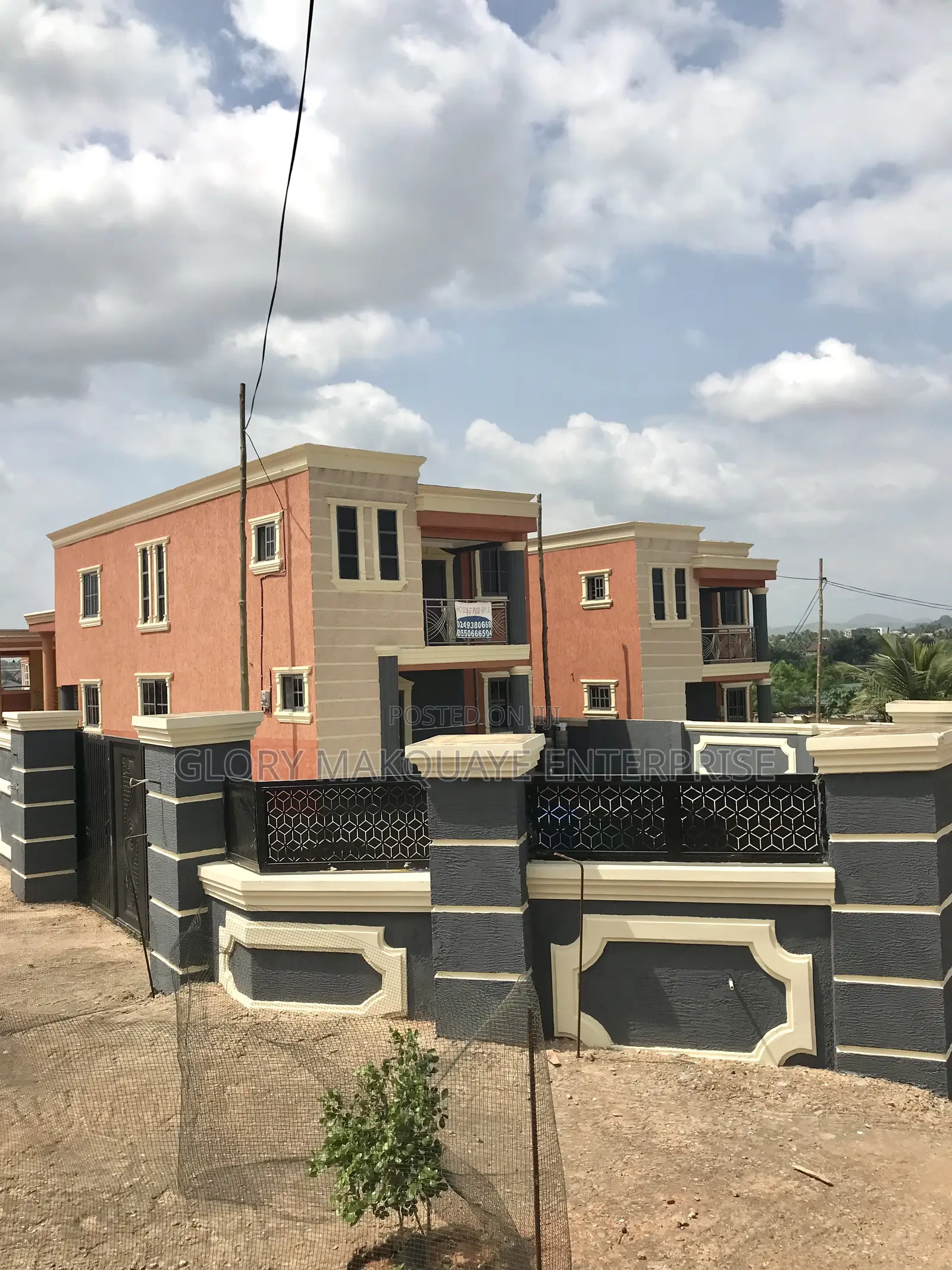 6bdrm Apartment in Ga West Municipal for sale