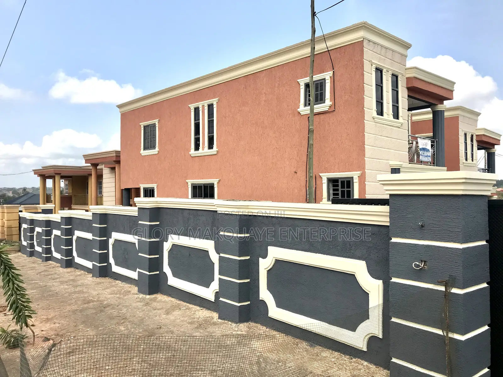 6bdrm Apartment in Ga West Municipal for sale