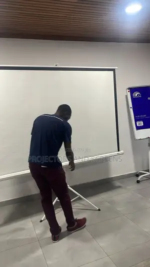 Projector and Projector Screen Rent(Amount Per Use/Day