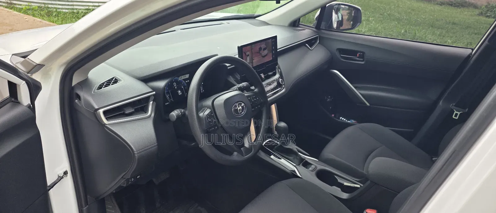 Toyota Corolla Cross XLE 2023 White