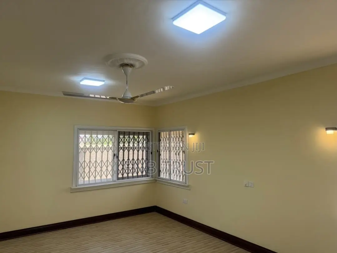 4bdrm House in Tema Community 24 for rent