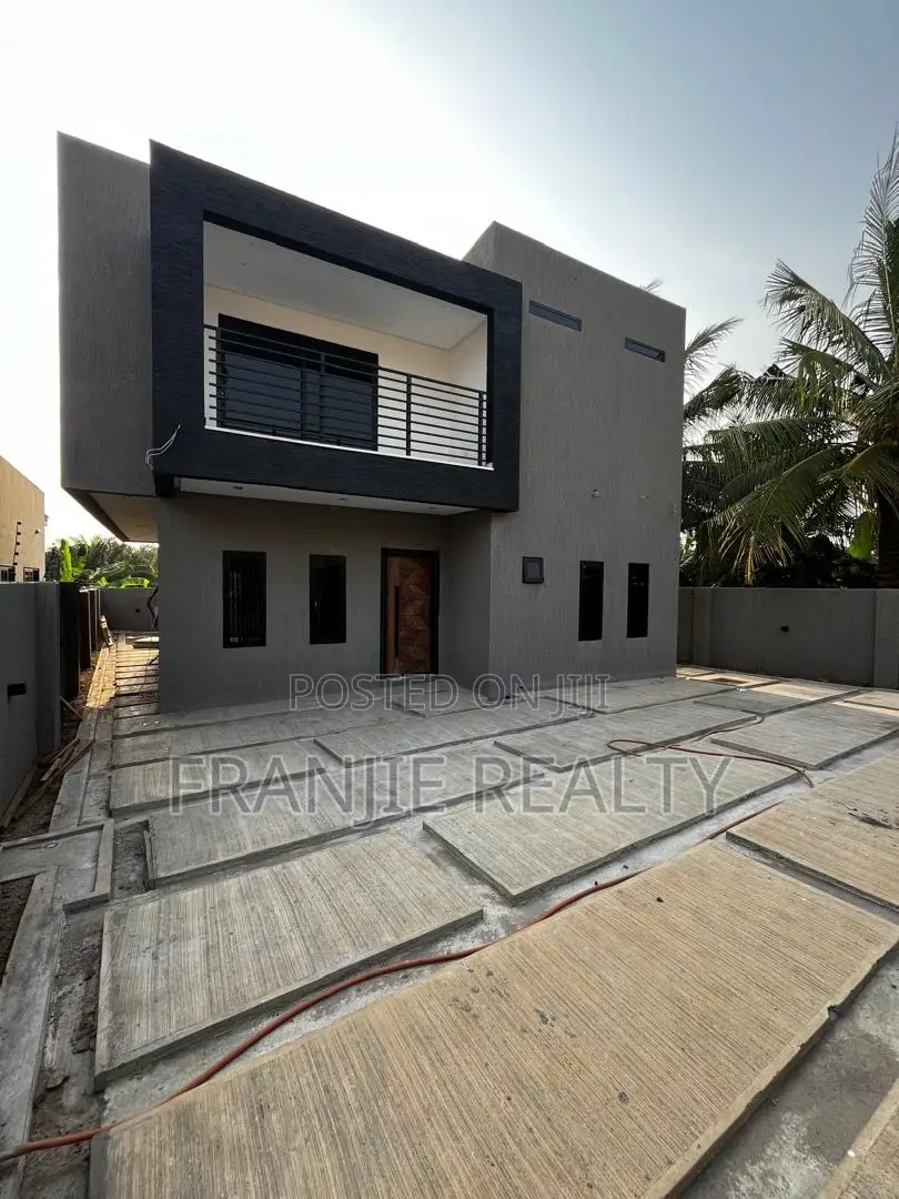 3bdrm House in Franjie Realty, Pokuase for sale