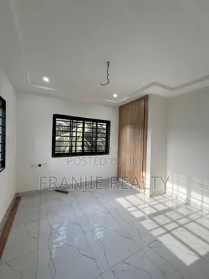 3bdrm House in Franjie Realty, Pokuase for sale
