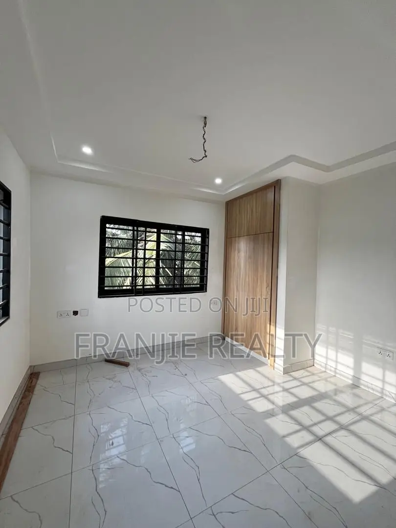 3bdrm House in Franjie Realty, Pokuase for sale