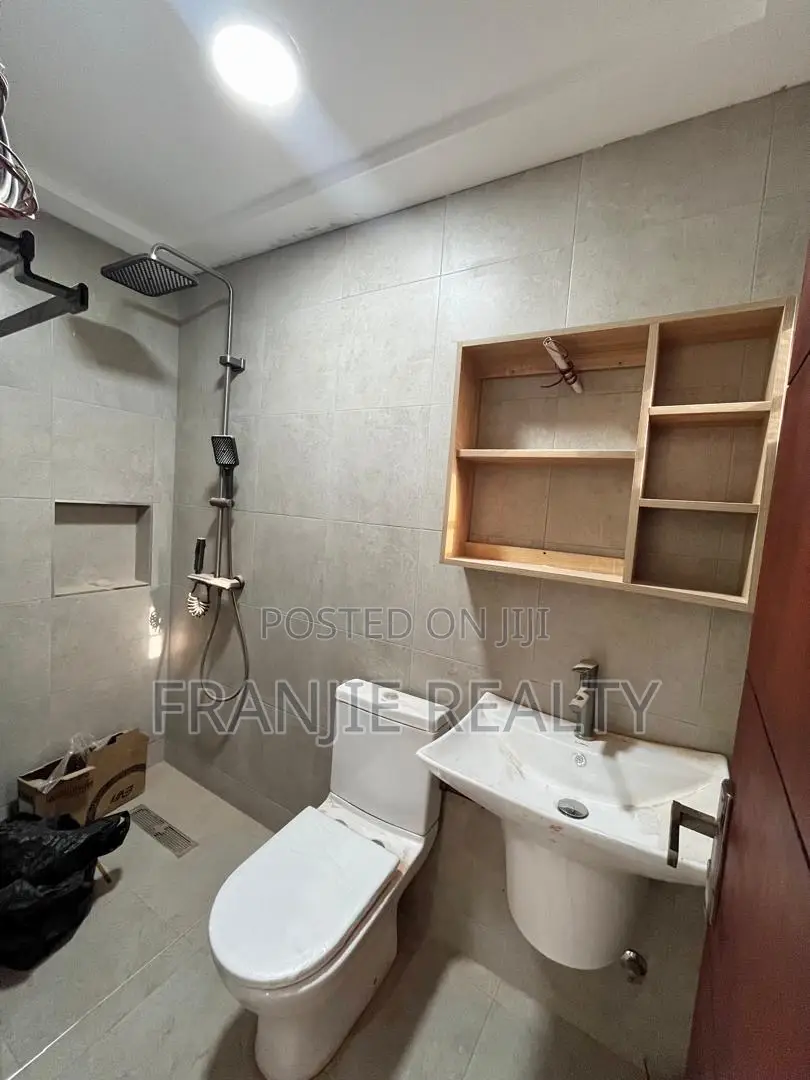 3bdrm House in Franjie Realty, Pokuase for sale