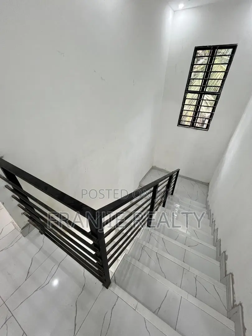 3bdrm House in Franjie Realty, Pokuase for sale