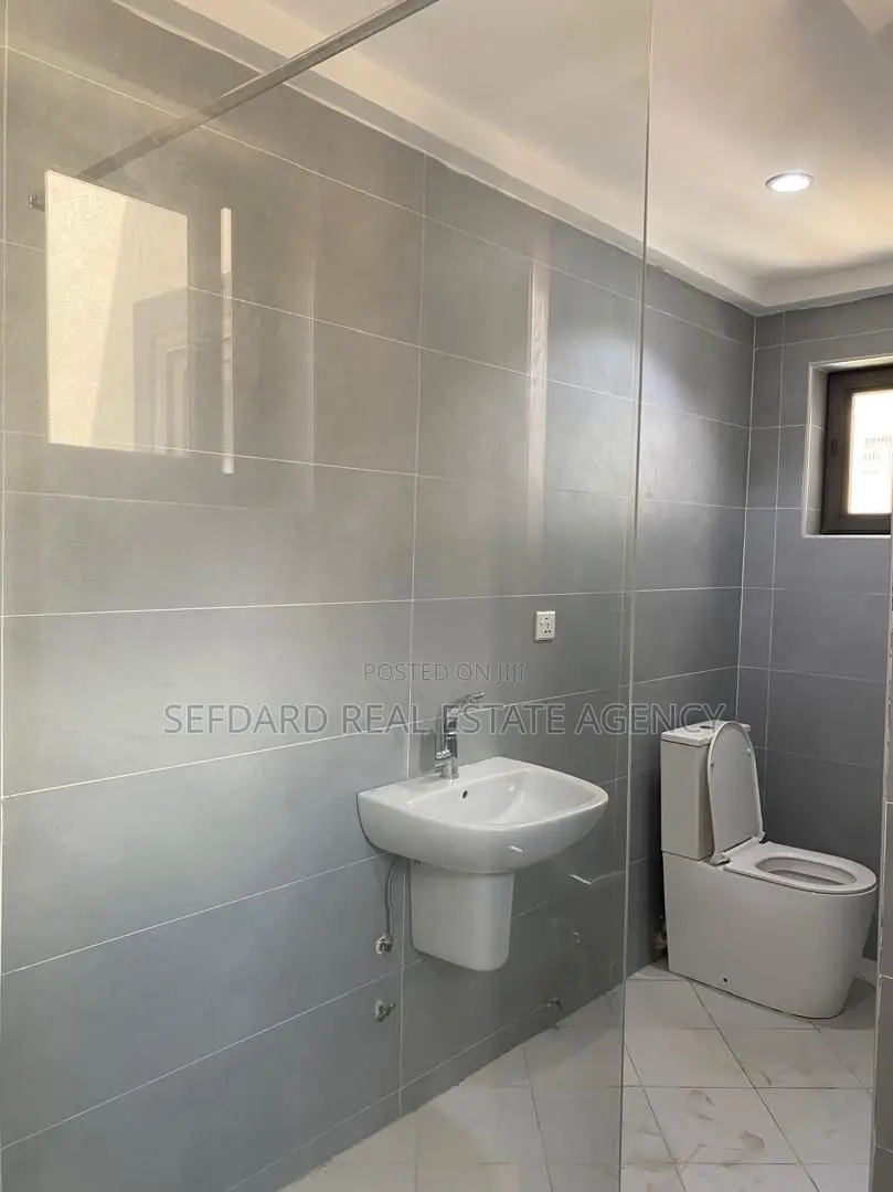 4bdrm Duplex in Achimota for rent