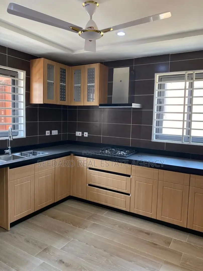4bdrm Duplex in Achimota for rent
