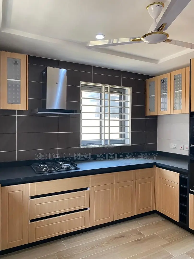 4bdrm Duplex in Achimota for rent