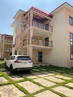 4bdrm Duplex in Achimota for rent