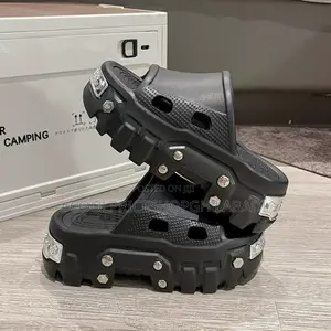 Sneakers Sandals Wear