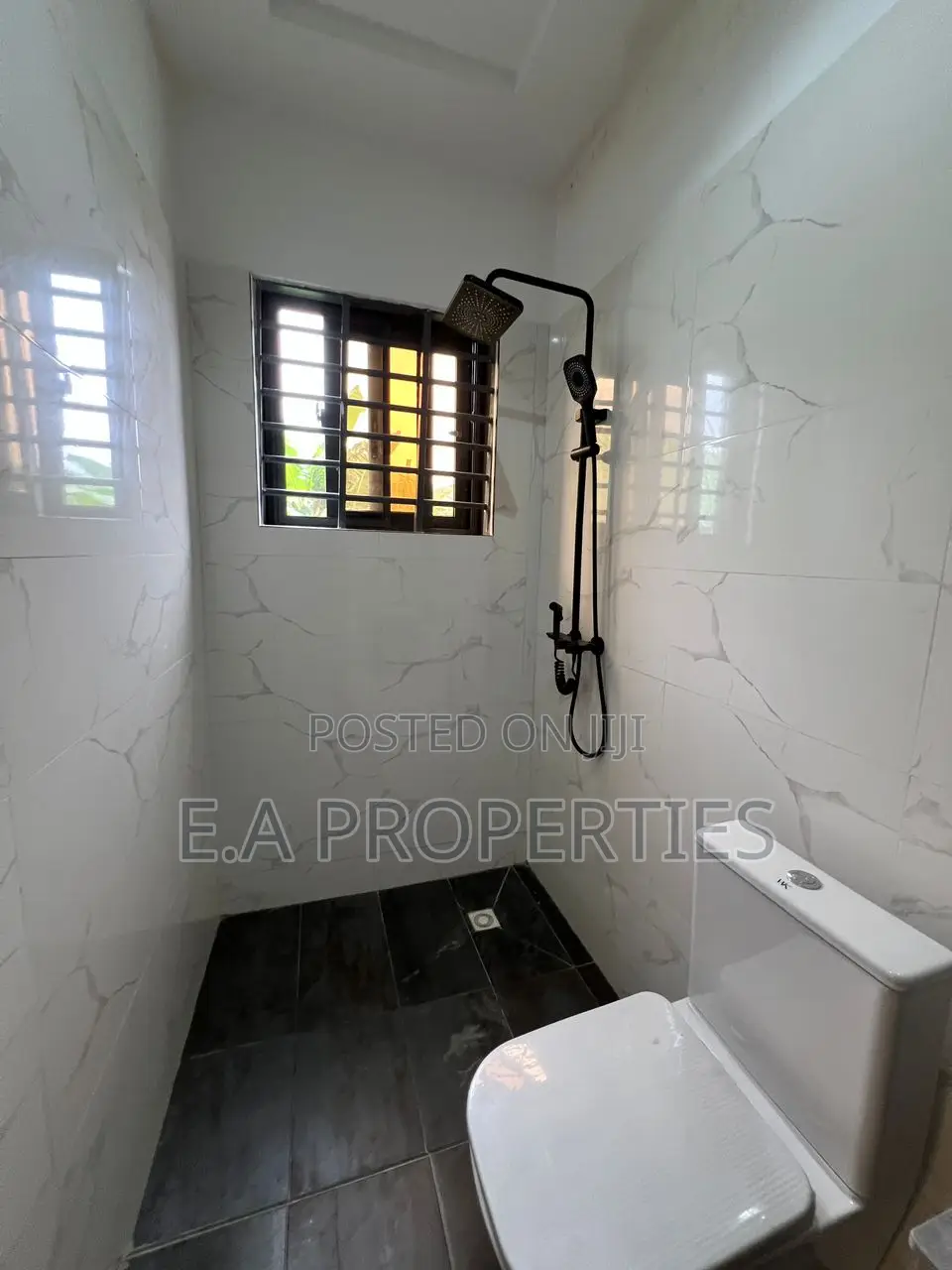 4bdrm House in E A Properties, Oyarifa Mall Area for sale
