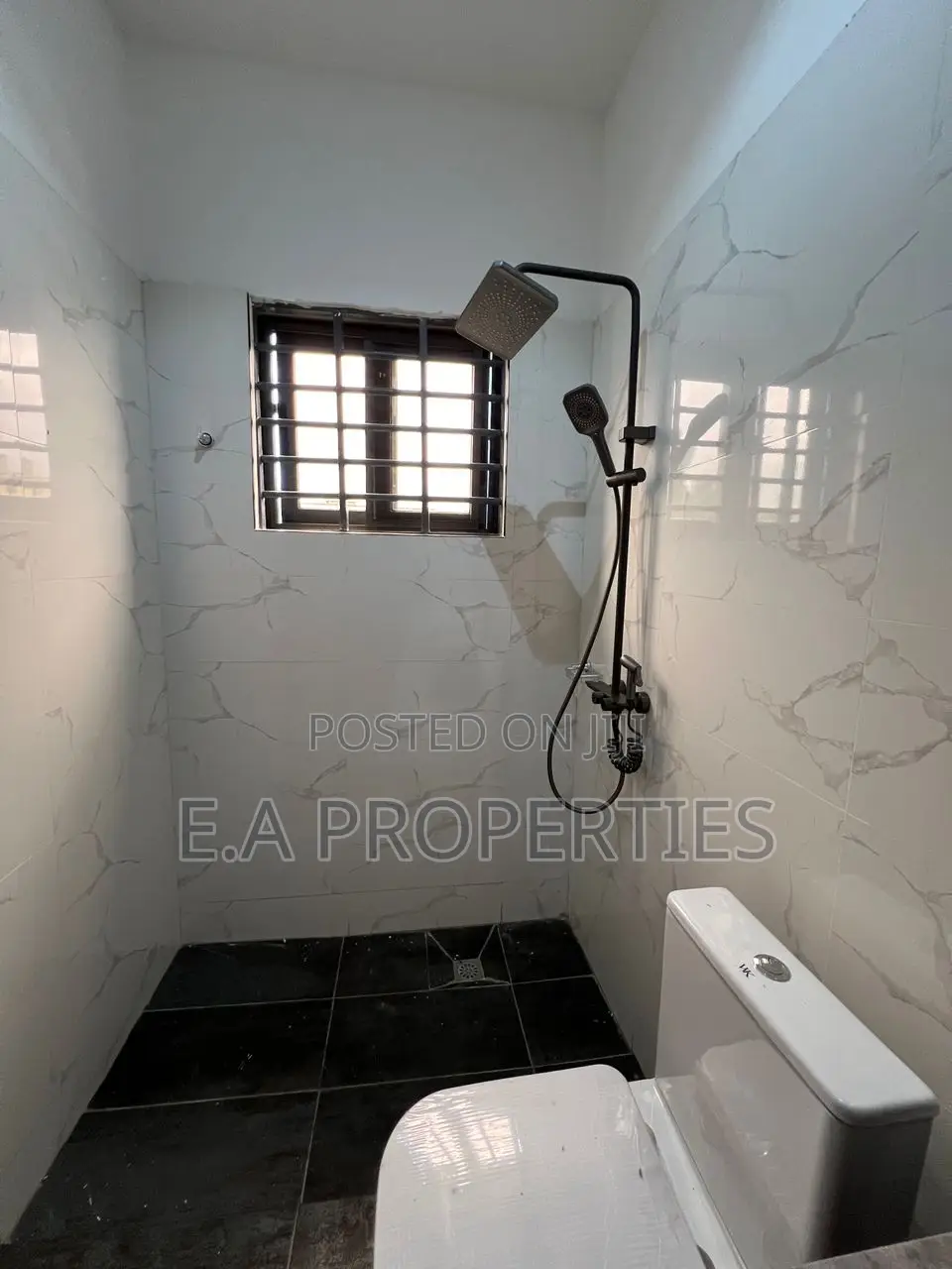 4bdrm House in E A Properties, Oyarifa Mall Area for sale