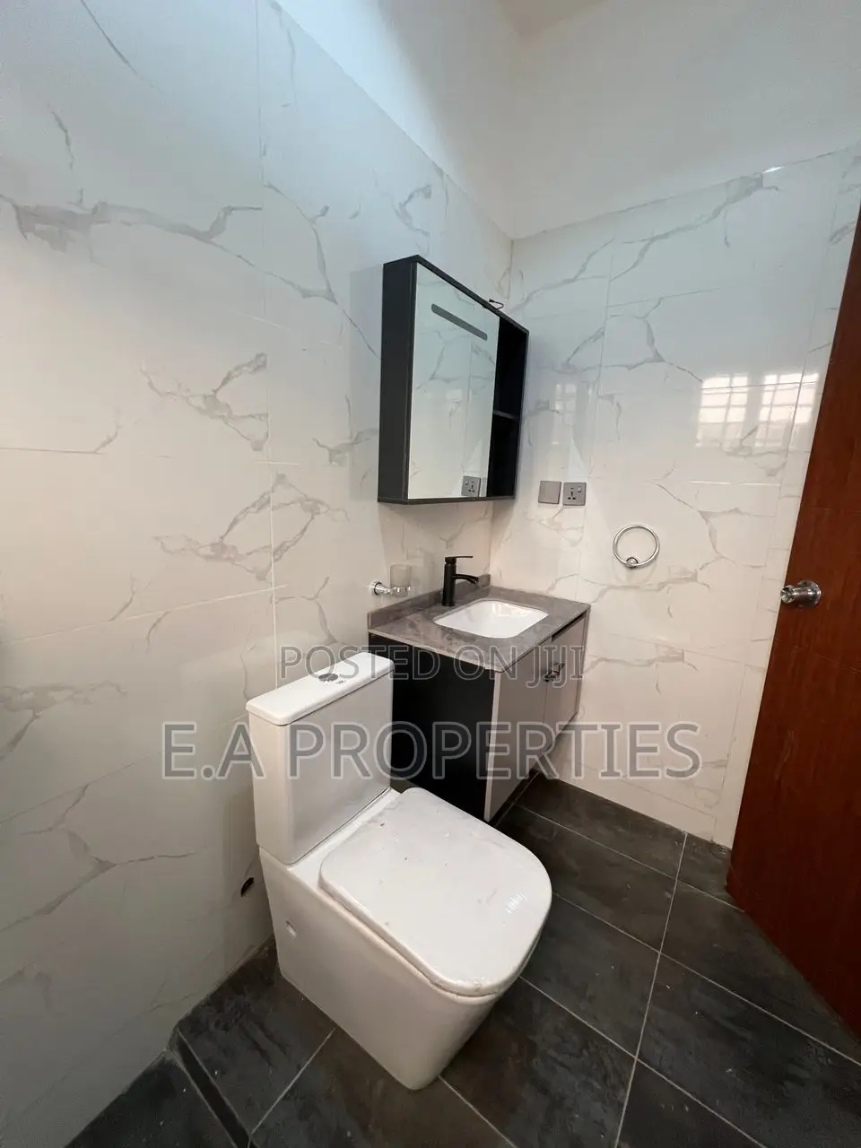 4bdrm House in E A Properties, Oyarifa Mall Area for sale