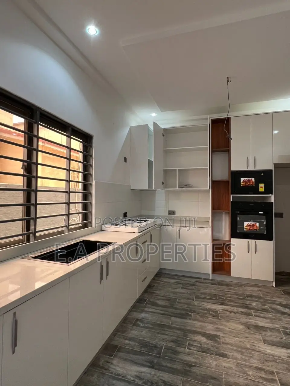 4bdrm House in E A Properties, Oyarifa Mall Area for sale