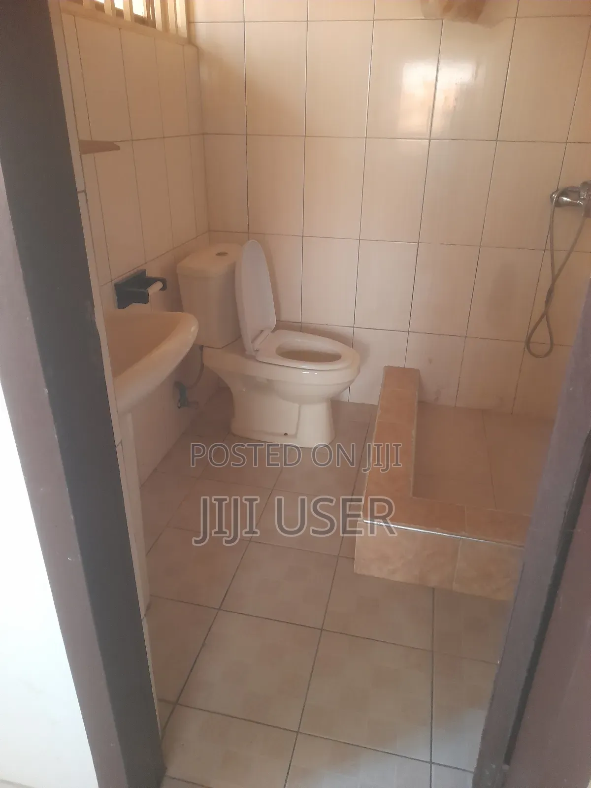 2bdrm Apartment in Batsona Spintex, Baatsona Total for rent