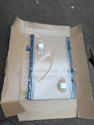 Nissan Rogue 2016,2017,2018,2019 Radiator/ Tank