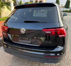 Volkswagen Tiguan 2.0T SEL R-Line Black FWD 2019 Black