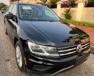 Volkswagen Tiguan 2.0T SEL R-Line Black FWD 2019 Black