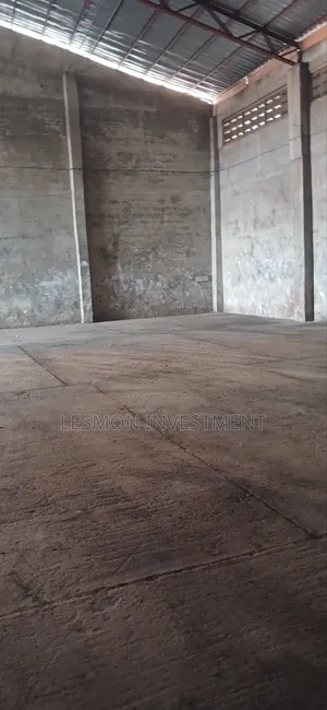 Warehouse for Rent Measuring 800sqm in Tema Industrial Area