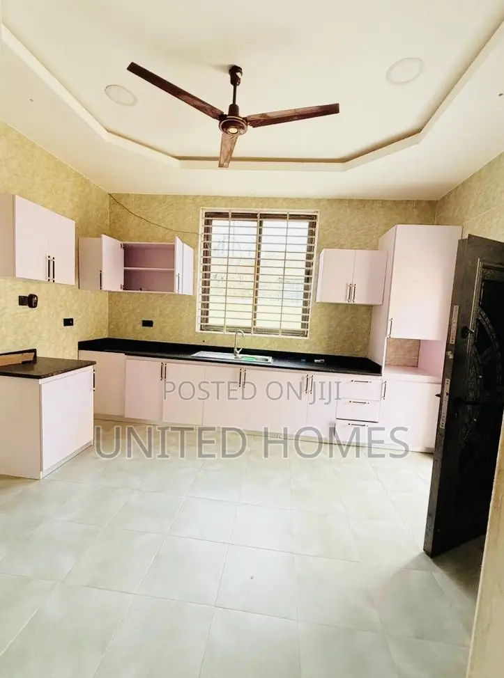 4bdrm House in East Legon for sale