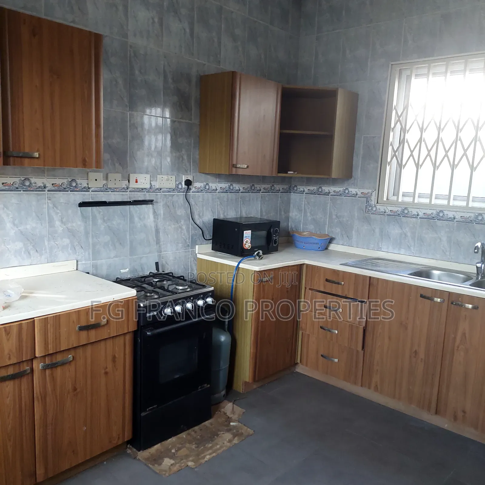 Furnished 3bdrm House in Kg Franco Properties, Sakumono for rent
