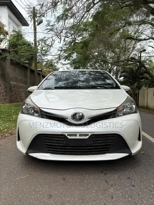 Toyota Vitz 1.3 AWD 5dr 2015 White