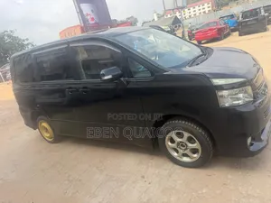 Toyota Voxy 2010 Black