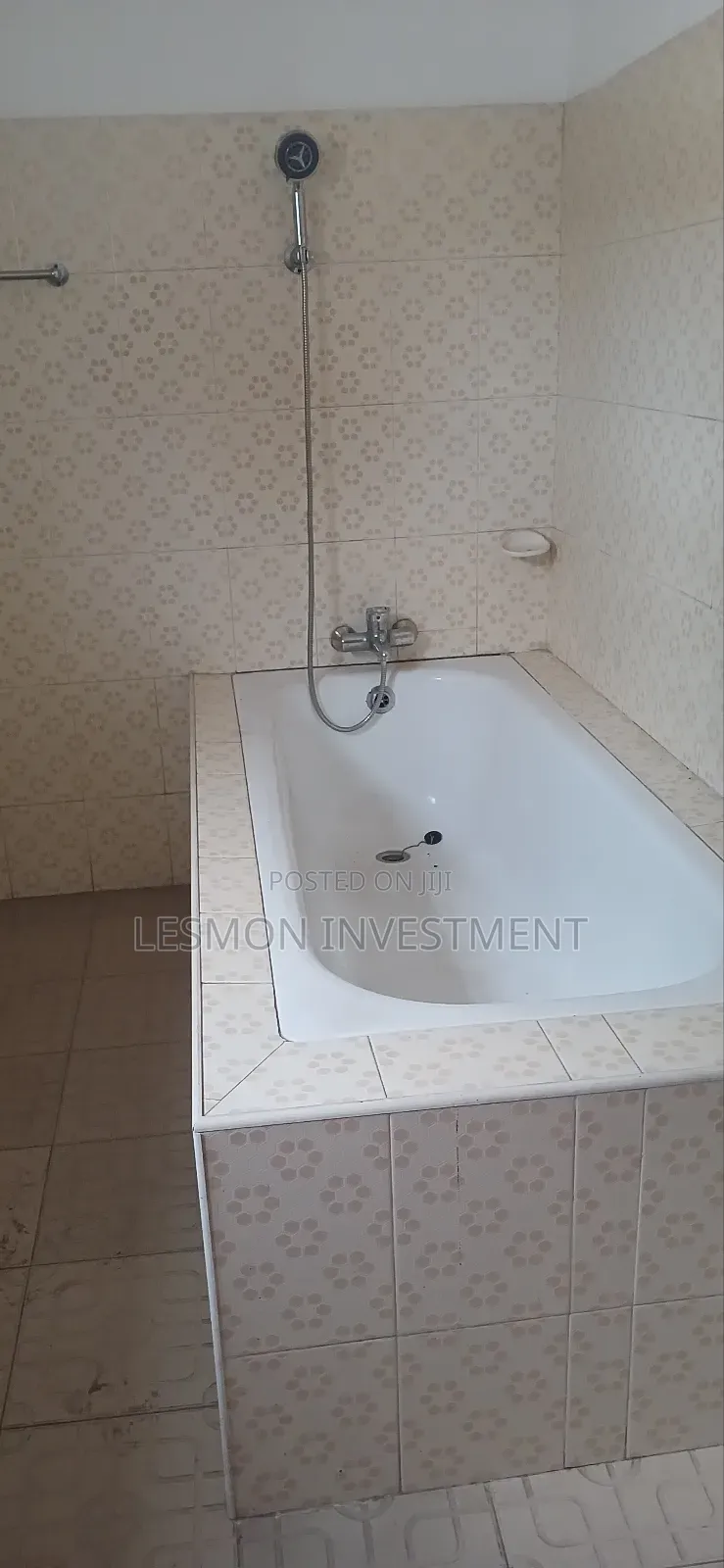 4 Bedrooms + 2 Rooms B/Q at North Dzorwulu for Rent $2500