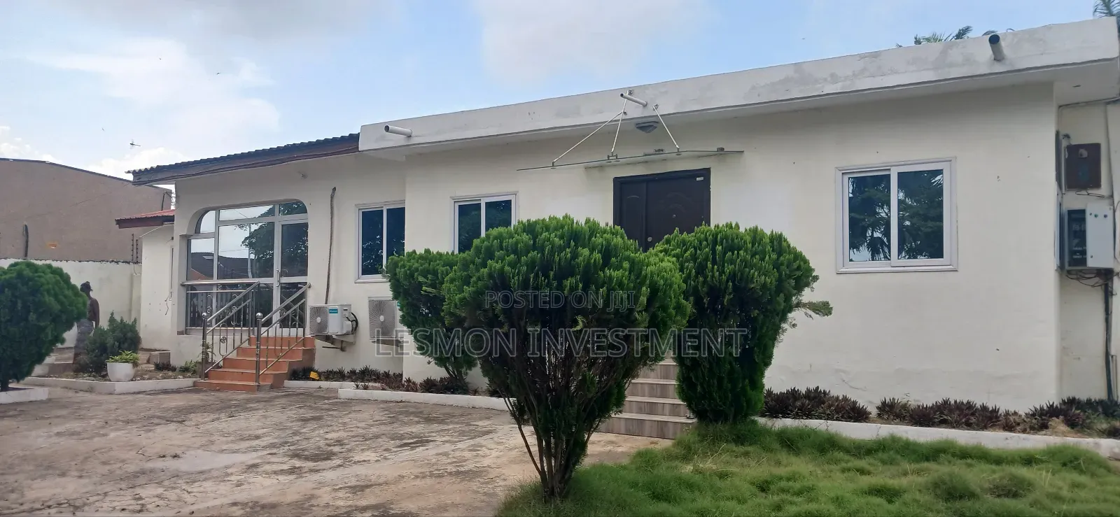 4 Bedrooms + 2 Rooms B/Q at North Dzorwulu for Rent $2500