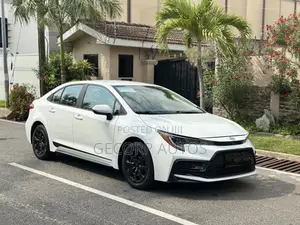 Toyota Corolla LE 2022 White