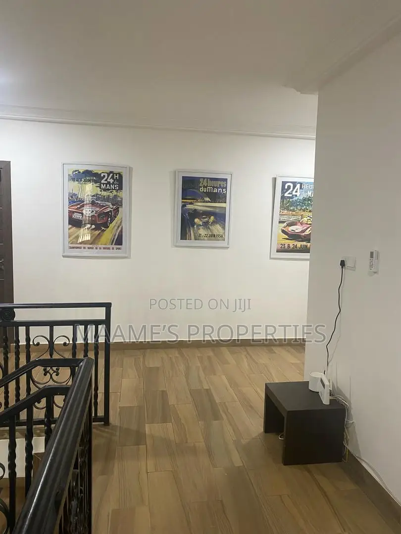7bdrm Mansion in Oyarifa for sale