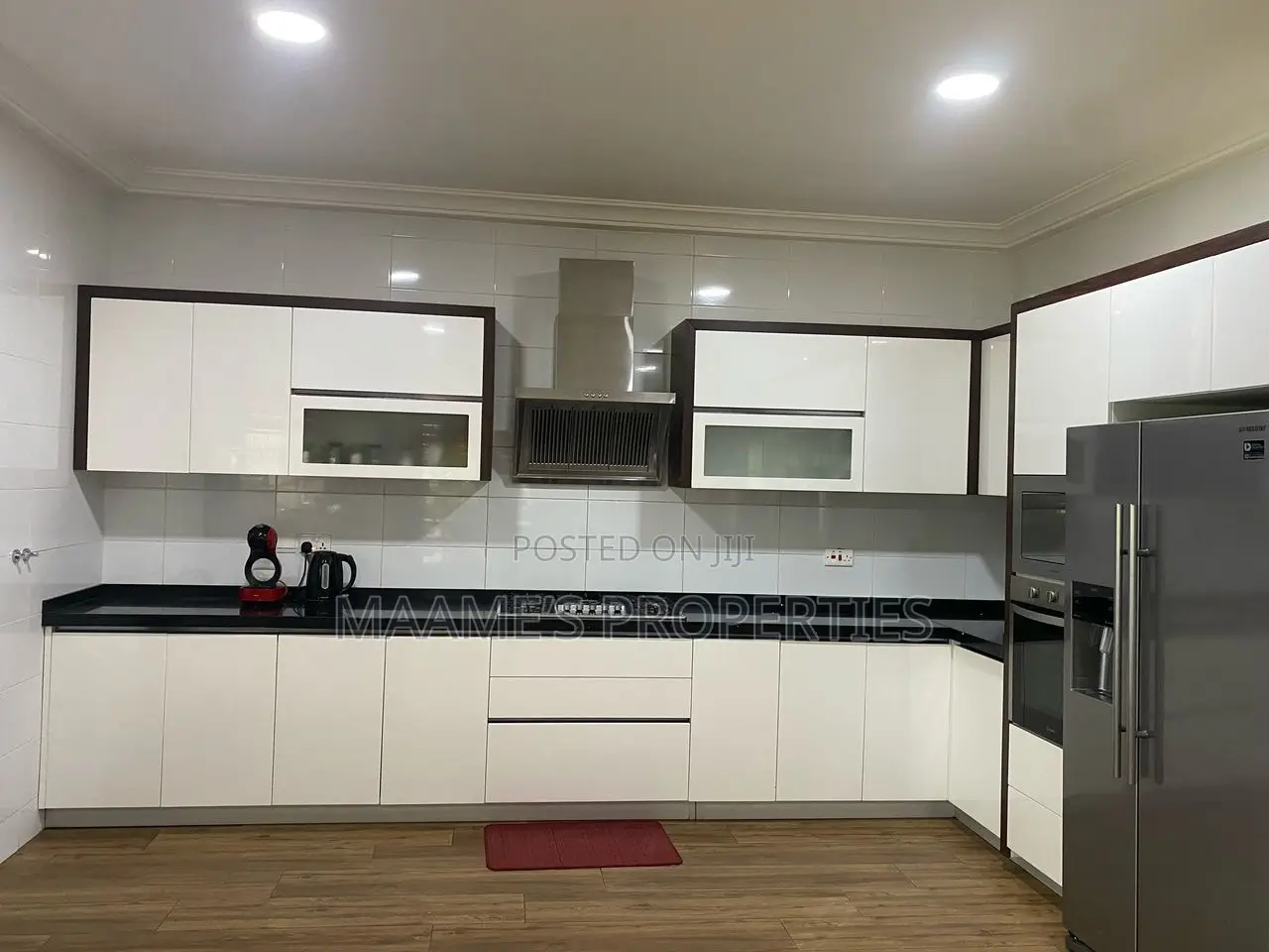 7bdrm Mansion in Oyarifa for sale