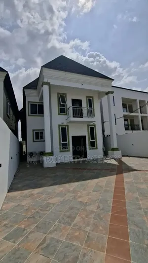 Furnished 4bdrm Duplex in Community 12, Tema Metropolitan for rent