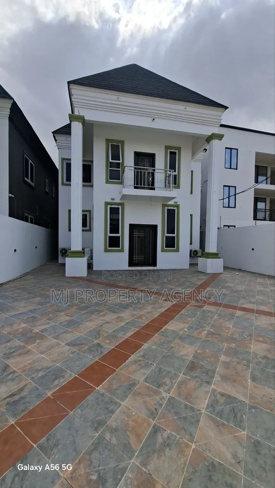 Furnished 4bdrm Duplex in Community 12, Tema Metropolitan for rent